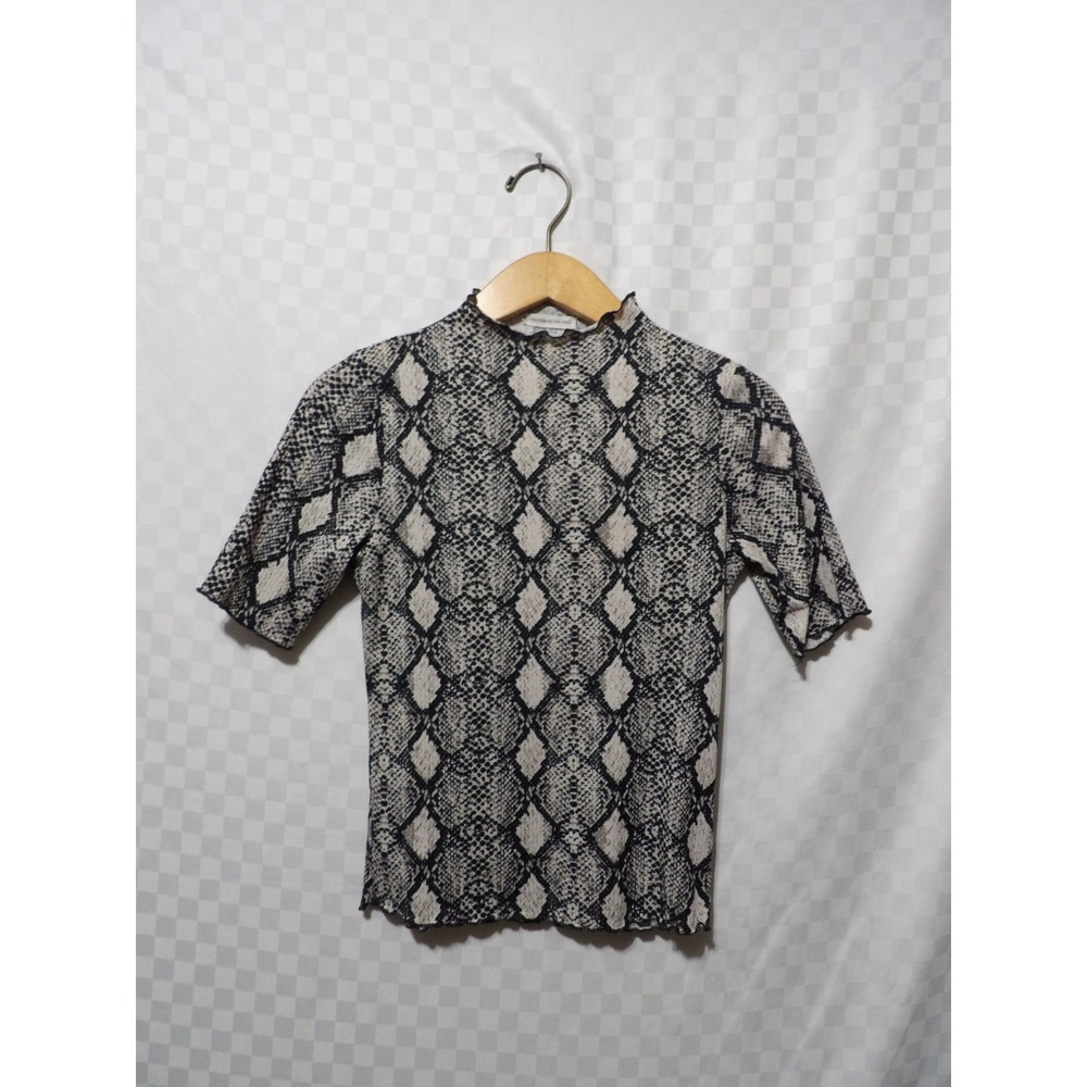 CAUTION TO THE WIND Snakeskin Mock Neck Blouse | XS-S
